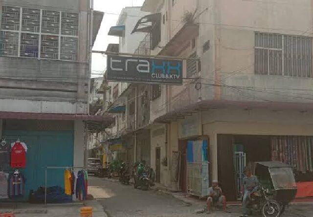 Tempat hiburan, Traxx Club and KTV, yang bebas beroperasi 24 jam, yang terletak tak jauh dari Pasar (Pajak) Petisah, Polsek Medan Baru dan salah satu rumah sakit ibu dan anak di Jalan Nibung, Kecamatan Medan Petisah. (ist)