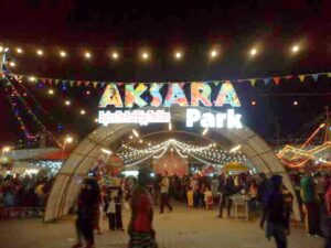 Tempat hiburan Aksara Park yang berada di Simpang Aksara, Medan, saat malam hari. (ist)