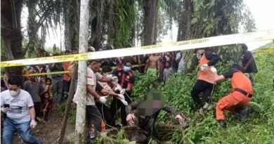 Lokasi penemuan jasad pria tanpa identitas yang ditemukan membusuk didalam sumur di Jalan H Adam Malik, Labuhan Batu. (ist)