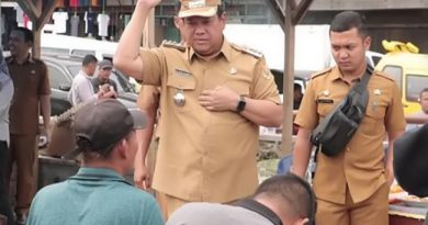 Bupati Dairi Tinjau Korban Kebakaran Pasar Sidikalang