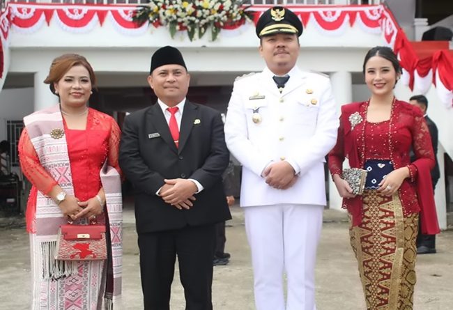 Wakil Bupati Dairi Jadi Inspektur Upacara Penurunan Bendera Merah Putih HUT Kemerdekaan RI ke- 78