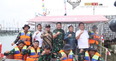 Kasad Serahkan 50 Sumber Air Bersih dan Serahkan Perahu Ponton Pengangkut Sampah di Toba