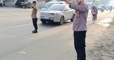 Kanit Binmas Polsek Medan Tembung Melaksanakan Strong Point Pagi Di Jalan Letda Sudjono