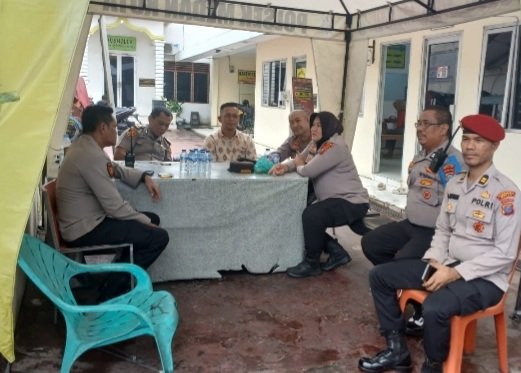 Kapolsek Medan Kota Pimpin Acara Keakraban Dengan Para Kanit Di Polsek Medan Kota