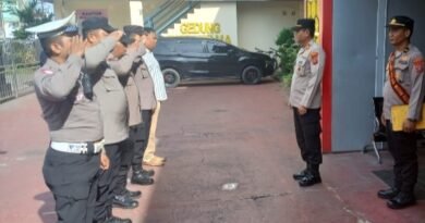 Kapolsek Medan Kota Didampingi Panit Reskrim Pimpin Apel Siaga Pagi.
