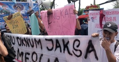 Aksi di Kejati Sumut, Massa Desak Pencopotan Oknum Jaksa Diduga Terlibat Perselingkuhan